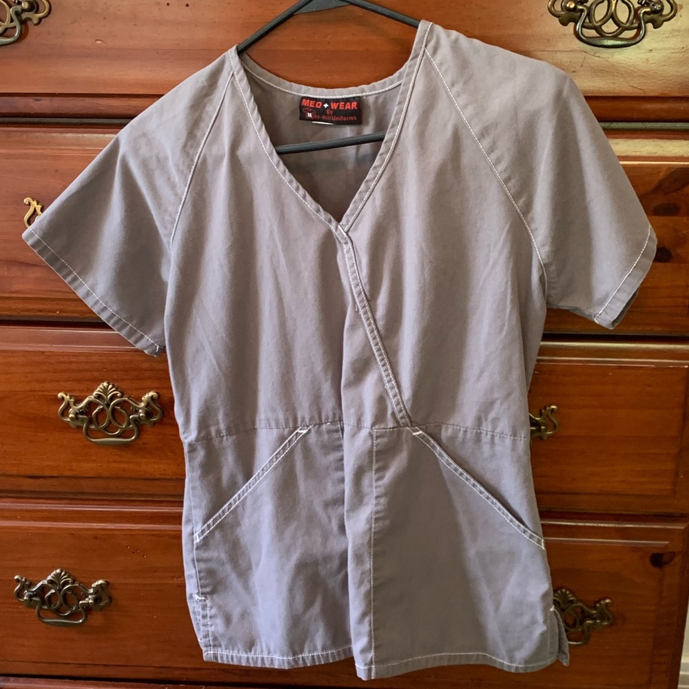 Scrub top